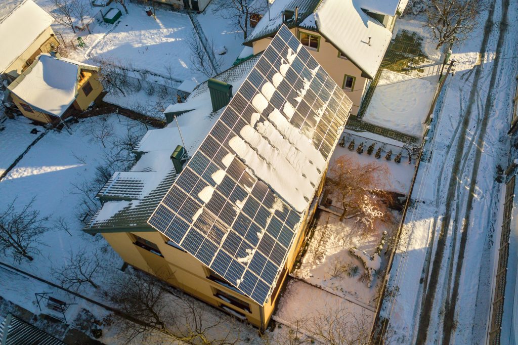 Photovoltaik-Anlage im Winter